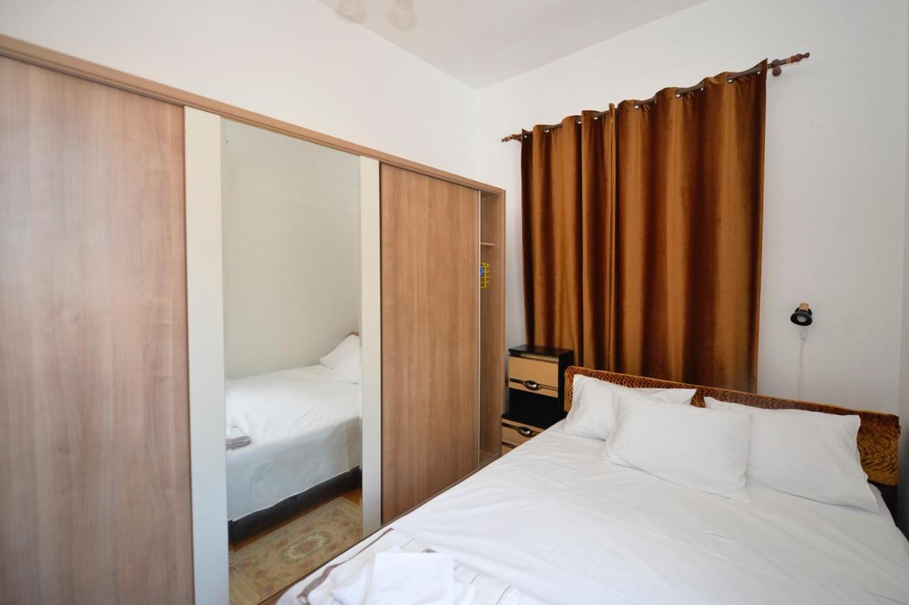 City View Apartment Kotor Luaran gambar