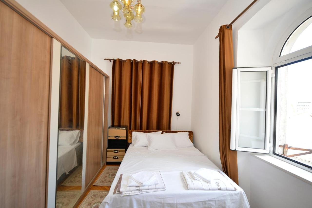 City View Apartment Kotor Luaran gambar