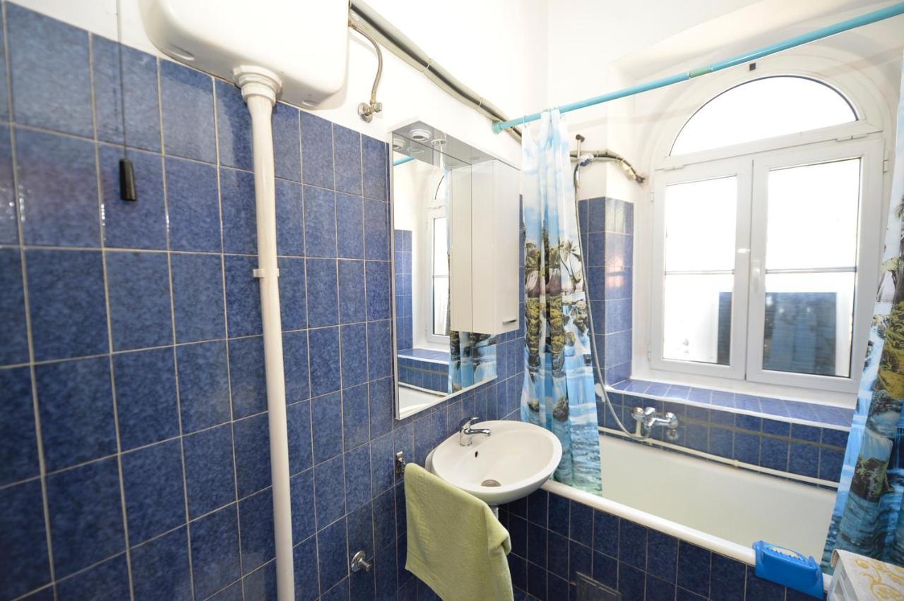 City View Apartment Kotor Luaran gambar