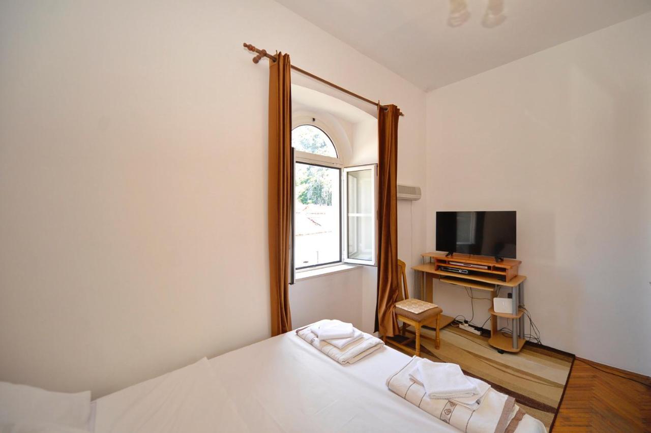 City View Apartment Kotor Luaran gambar