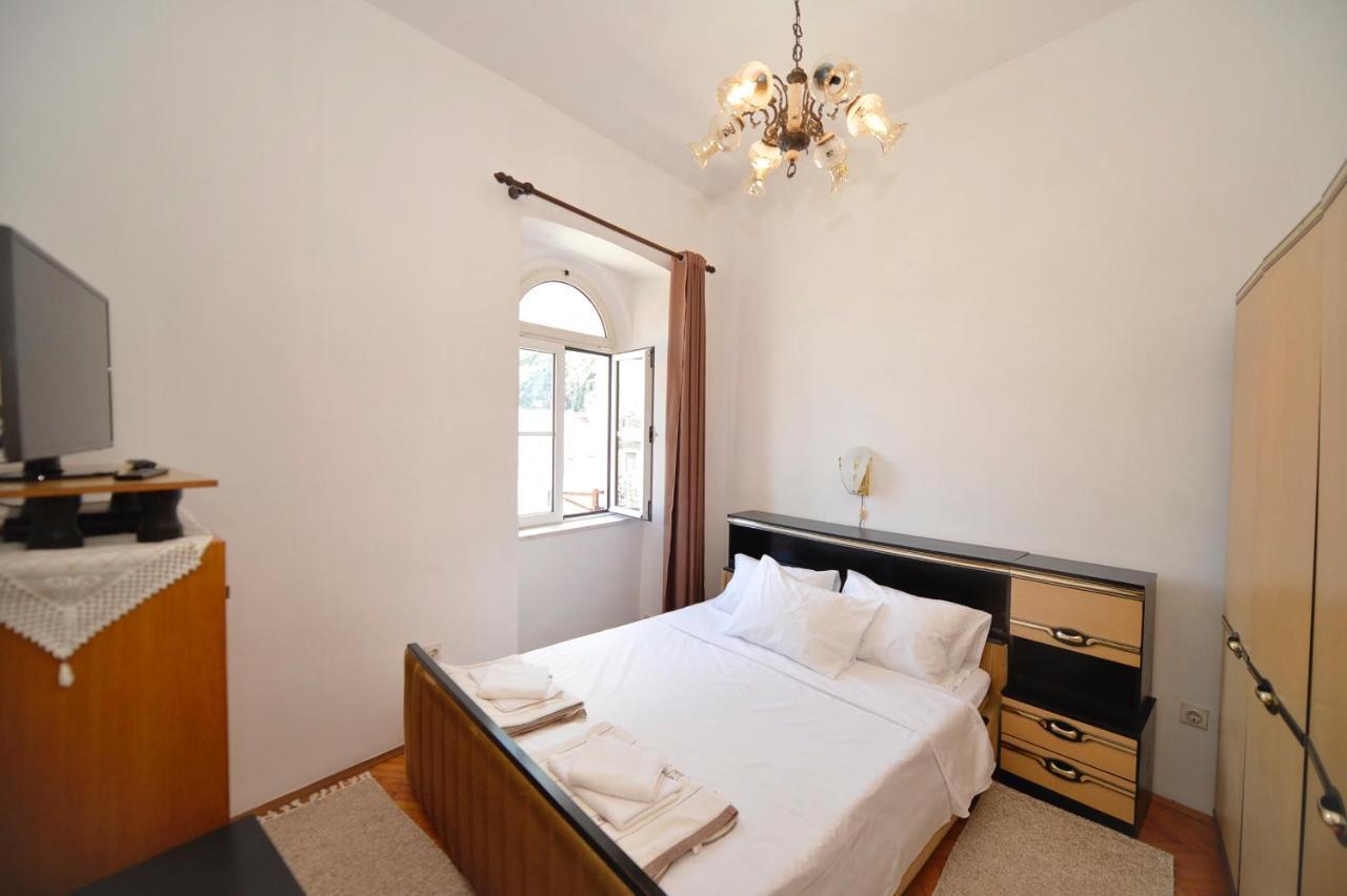 City View Apartment Kotor Luaran gambar