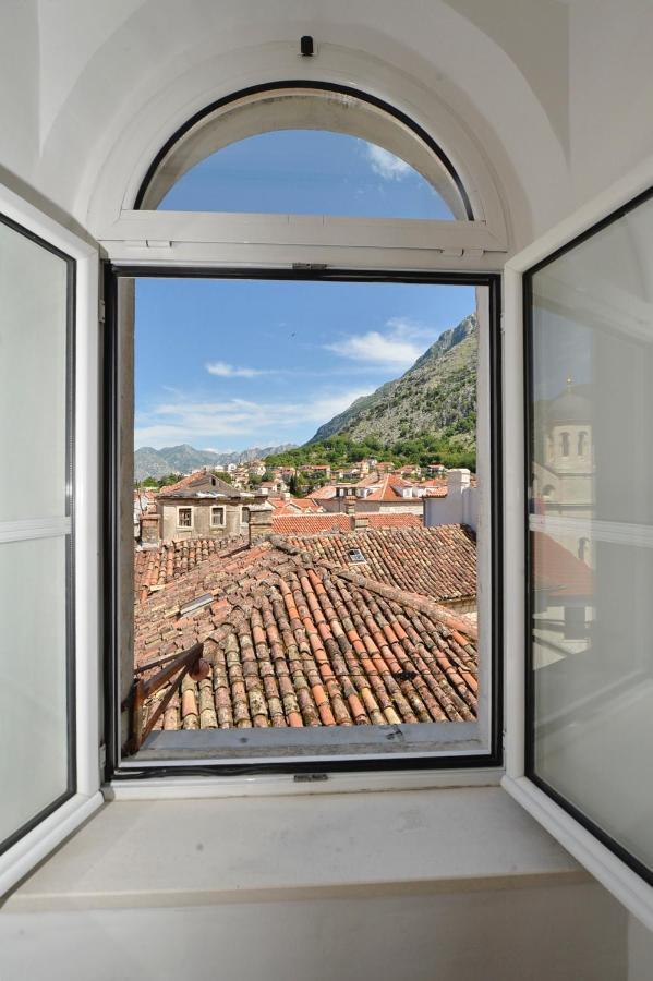 City View Apartment Kotor Luaran gambar