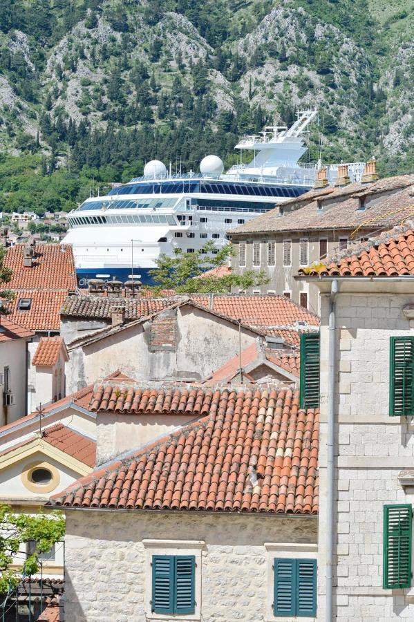 City View Apartment Kotor Luaran gambar
