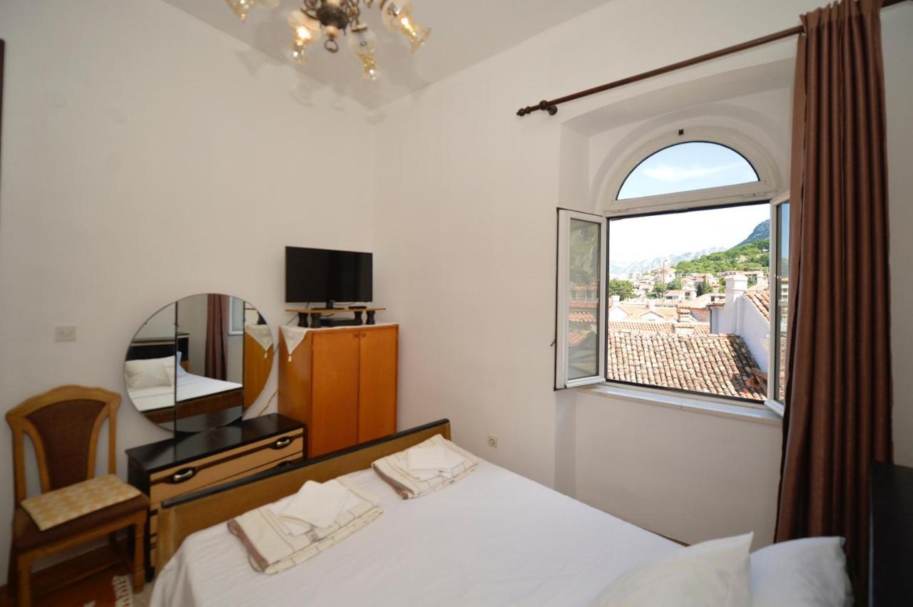 City View Apartment Kotor Luaran gambar